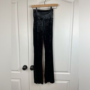 Beyond Yoga Size Small Velvet Pull On Black Pant Flare